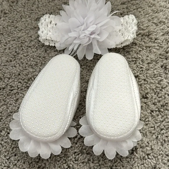 New Baby Girl Shoe Bundle of shoes with 2 matching headbands - Picture 3 of 5